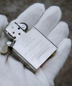 ZIPPO CHÍNH HÃNG HOA VĂN MẠ BẠC ĐÍNH ĐÁ NGỌC LAM